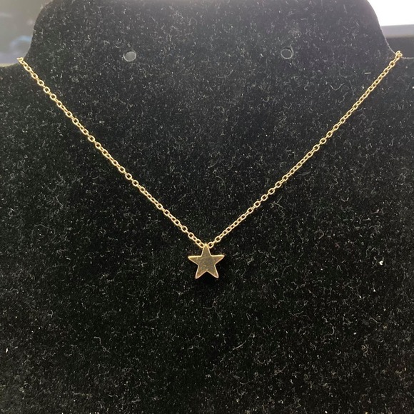 Minimalistic Golden Star Necklace - Picture 3 of 7